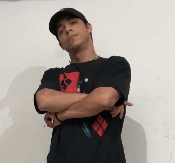 ADRIÁN - Instructor de Urbano Senior en We Dance Academy Monterrey
